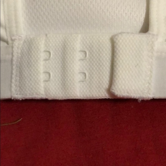 Pink Victoria’s secret bra - Picture 5 of 7